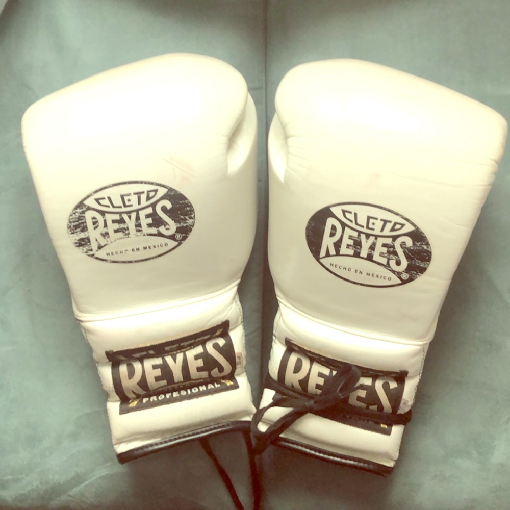 16 oz Reyes boxing gloves